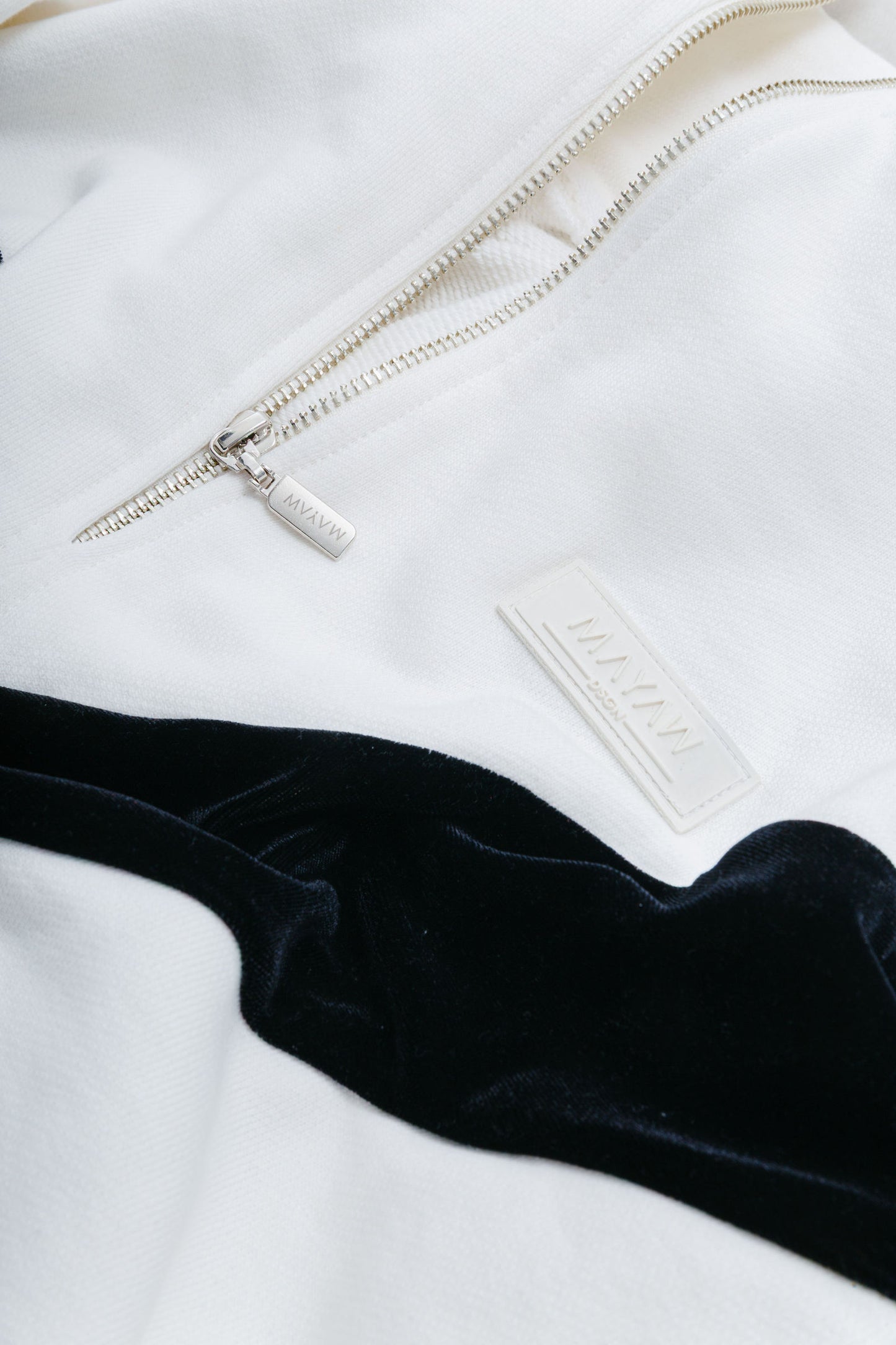 DUALITY white - black | women