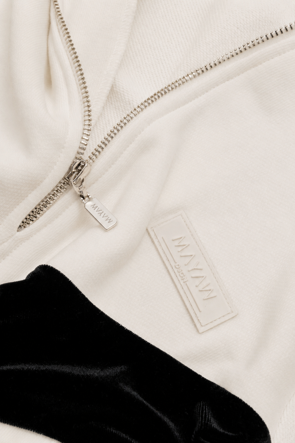 DUALITY WHITE-BLACK