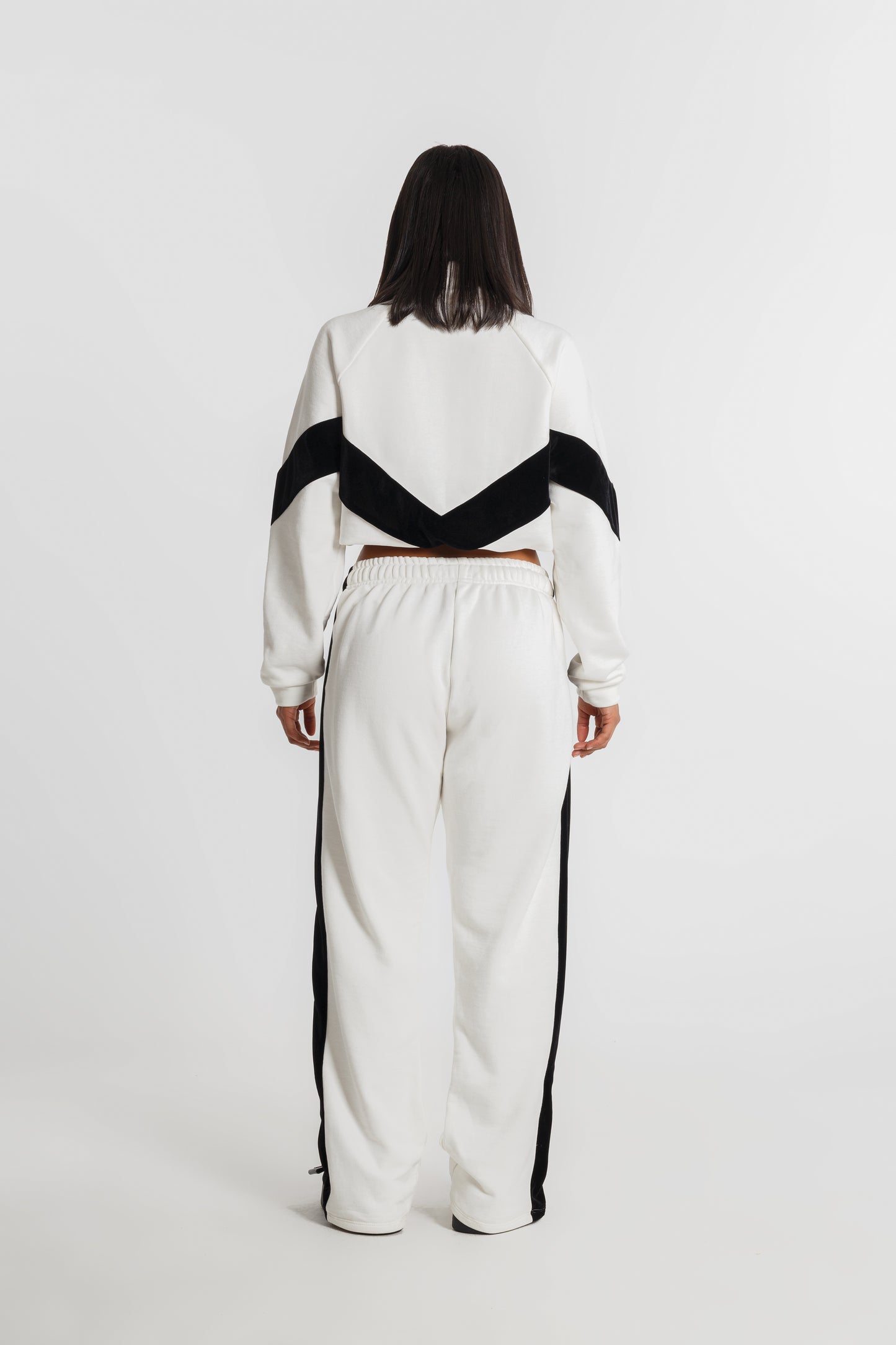 DUALITY WHITE-BLACK